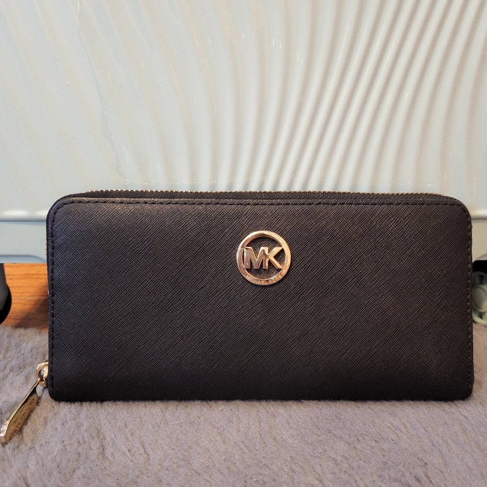 AUTHENTIC Michael Kors Classic Black Wallet CLEARANCE